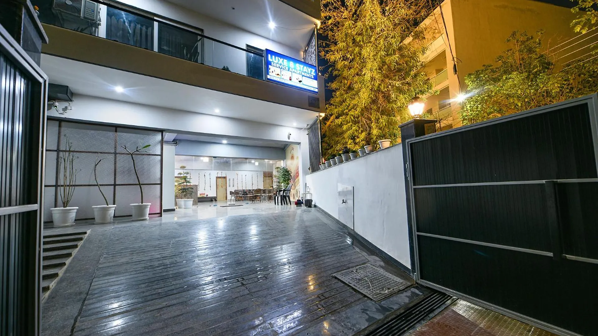 Hotel 8 Stayz Gurgaon