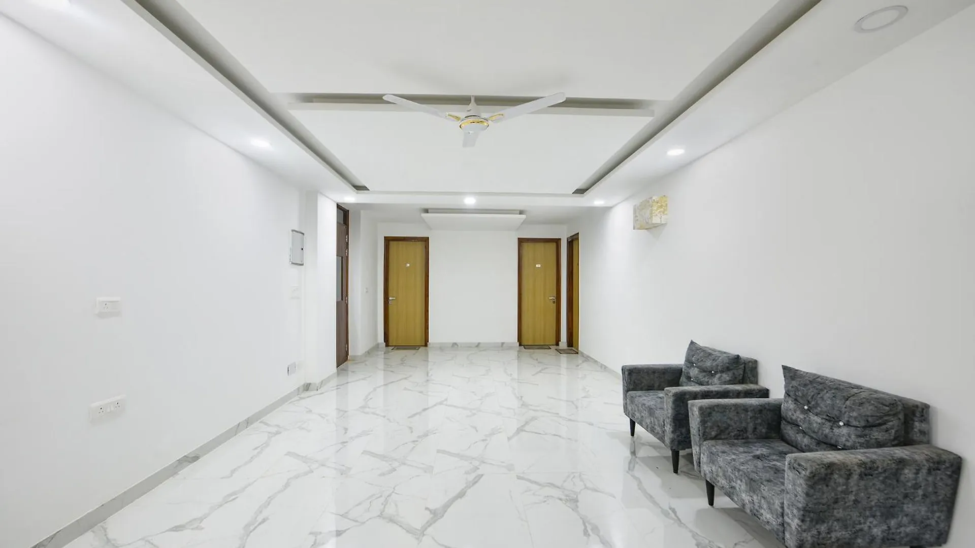 8 Stayz Gurgaon 3*,  India