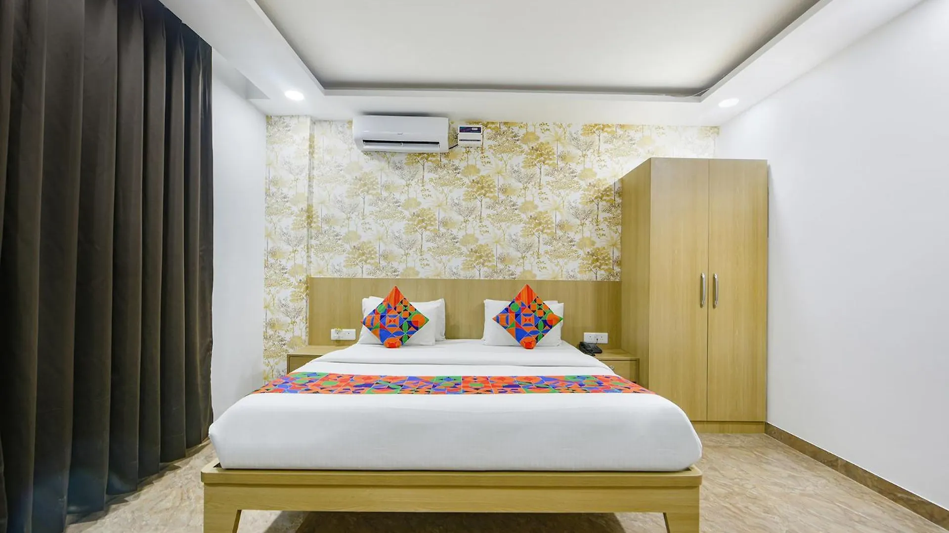8 Stayz Gurgaon 3*,